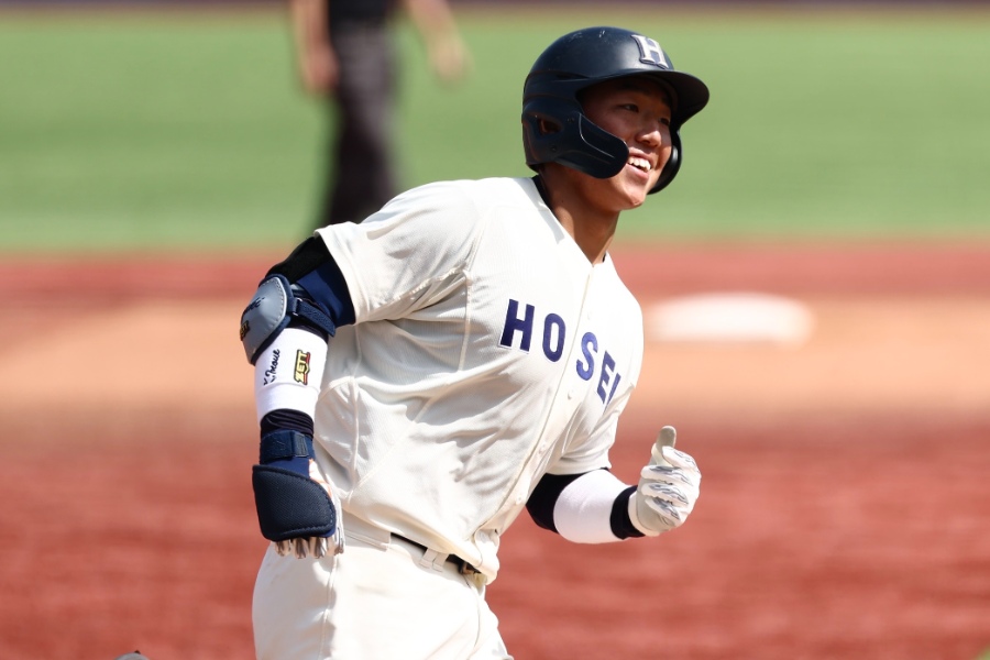 慶大・渡辺和大から本塁打を放った法大・井上和輝【写真：加治屋友輝】