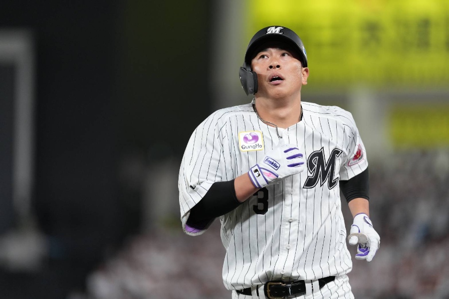 ソフトバンク戦に出場したロッテ・角中勝也【写真:井上学】