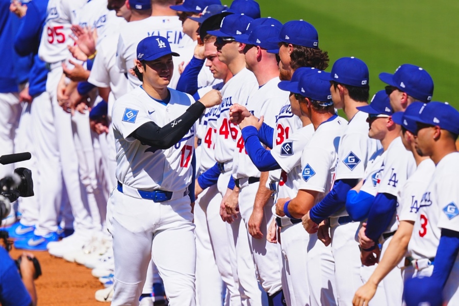 ドジャースタジアムは気温37度を記録した【写真：荒川祐史】
