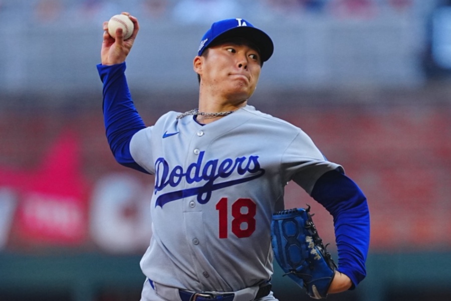 山本由伸、PSで圧巻の奪三振ショー 7回10K1失点…セールとのエース対決で躍動、敵地沈黙