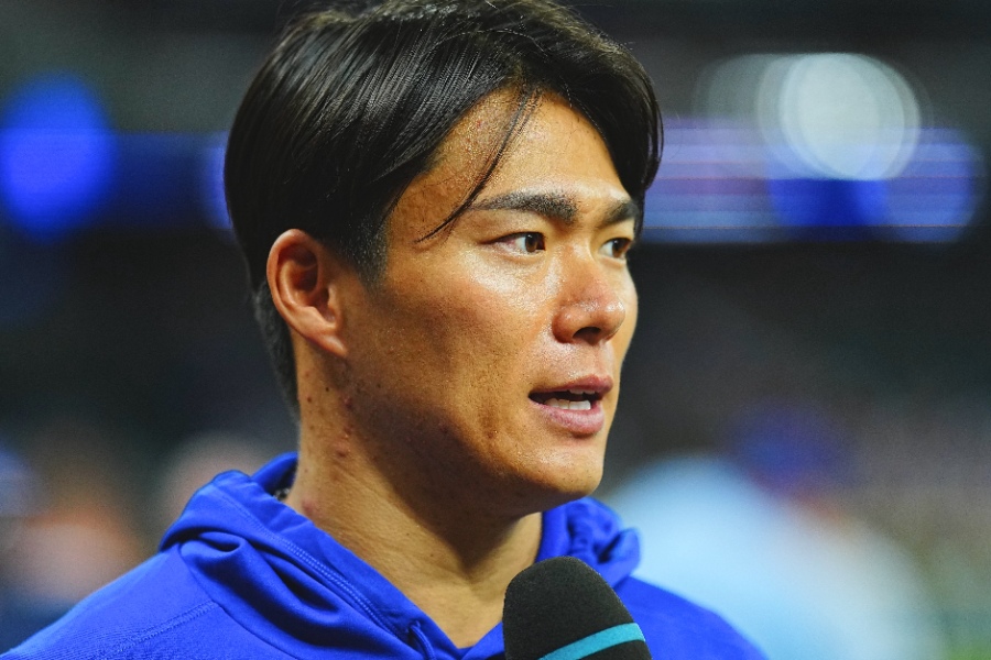 ブレーブス戦後のインタビューに応じたドジャース・山本由伸【写真:荒川祐史】