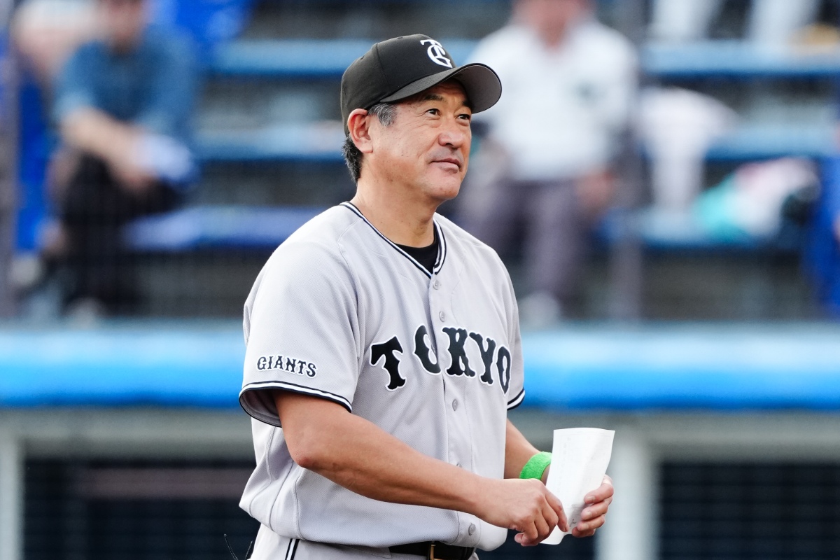 DeNAコーチ時代に勝又を指導した巨人・石井琢朗2軍監督【写真：黒澤崇】