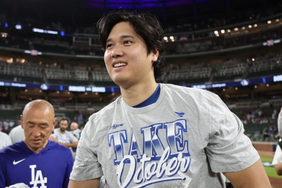 大谷翔平、シャンパンファイトで笑顔　不振で“打順降格”、2戦連続無安打も存在感