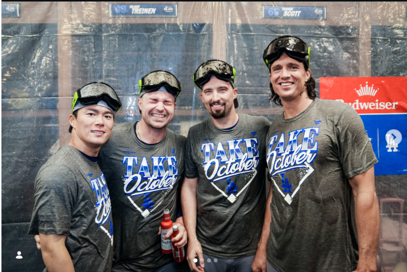 ファンも喜んだドジャース先発陣の4ショット（写真はグラスノーのインスタグラムのスクリーンショット）