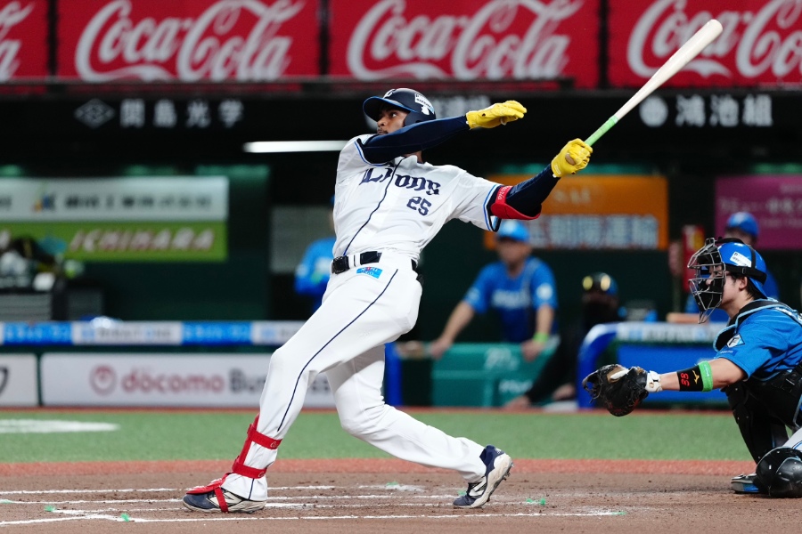 サヨナラ本塁打を放った西武のアレクサンダー・カナリオ【写真：黒澤崇】