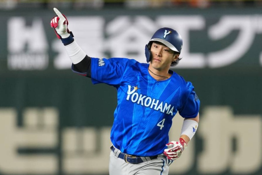 先頭打者本塁打を放ったDeNA・度会隆輝【写真：井上学】