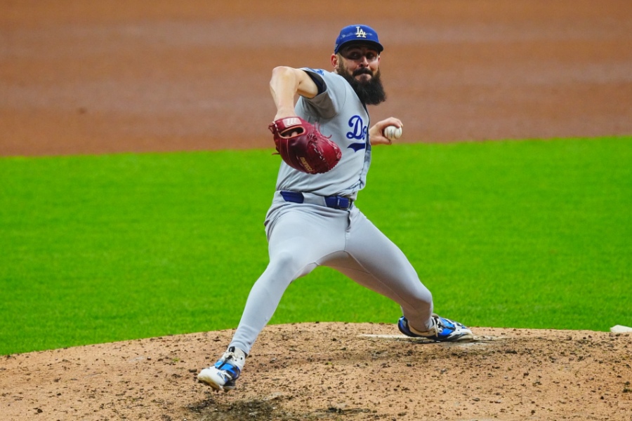 ブルワーズ戦に登板したドジャースのアレックス・ベシア【写真:荒川祐史】