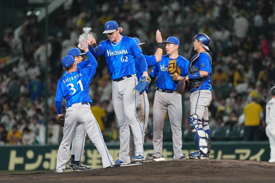 阪神に勝利したDeNAナイン【写真：井上学】