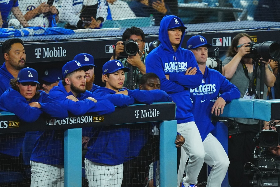 ポストシーズンを戦うドジャースナイン【写真：荒川祐史】