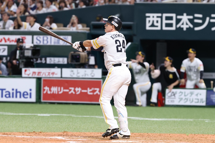 サヨナラ満塁弾を放ったソフトバンク・栗原陵矢【写真：栗木一考】