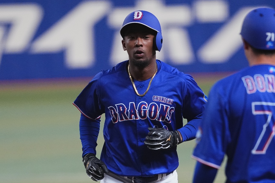 引退を表明したブライト健太【写真:小林靖】