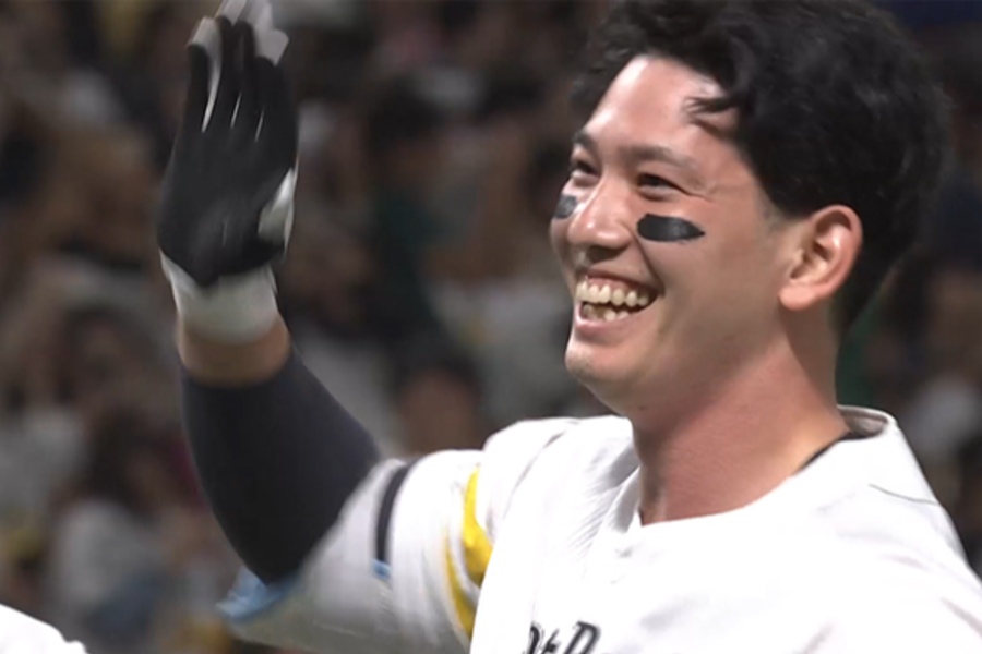 サヨナラ満塁本塁打を放ったソフトバンク・栗原陵矢【画像:パーソル パ・リーグTV】
