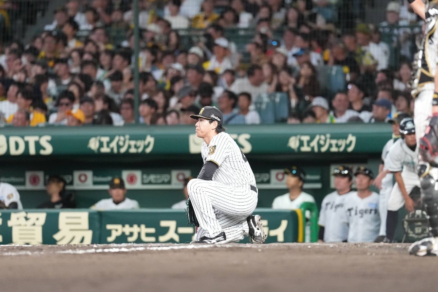 9回2死から勝ち越しを許した阪神・工藤泰成【写真：井上学】