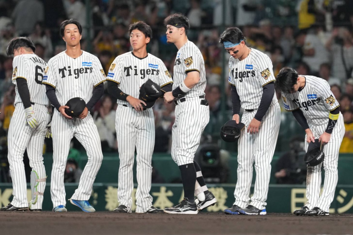 “第3戦、佐藤輝明と森下翔太はそろって欠場した【写真：井上学】”