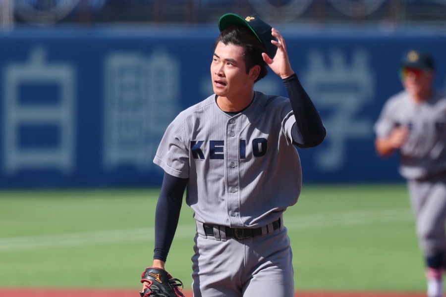 明大戦に先発した慶大・渡辺和大【写真：加治屋友輝】