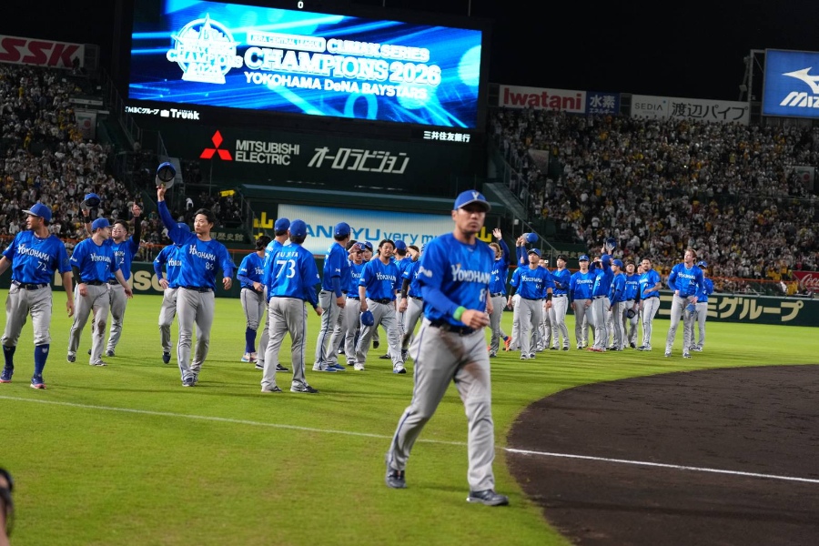 日本シリーズ進出を決めたDeNAナイン【写真：井上学】
