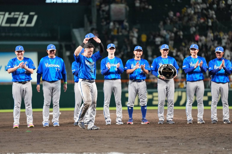 日本シリーズ進出を決めたDeNAナイン【写真:井上学】