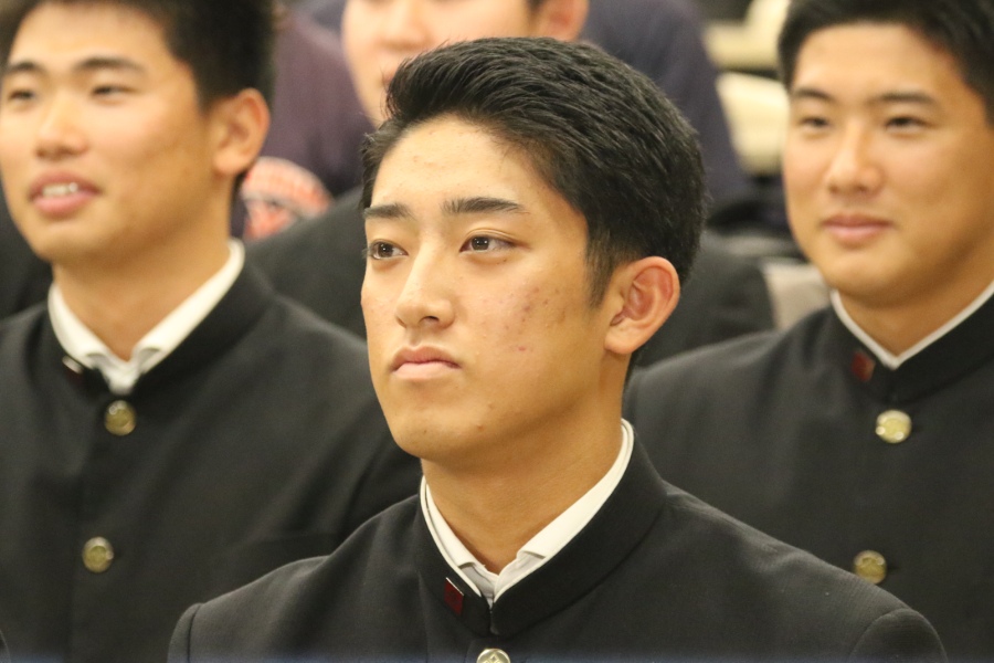 巨人から指名を受けた横浜・織田翔希【写真：神吉孝昌】