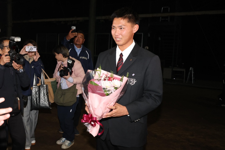 日本ハムから2位指名を受けた九州国際大付・牟禮翔【写真：栗木一考】