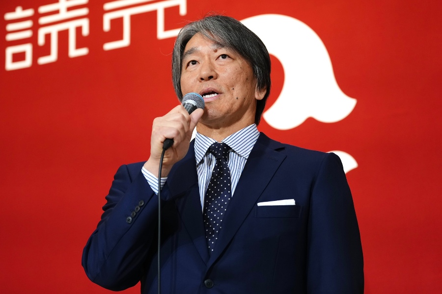 会見に臨んだ巨人・松井秀喜新監督【写真：黒澤崇】