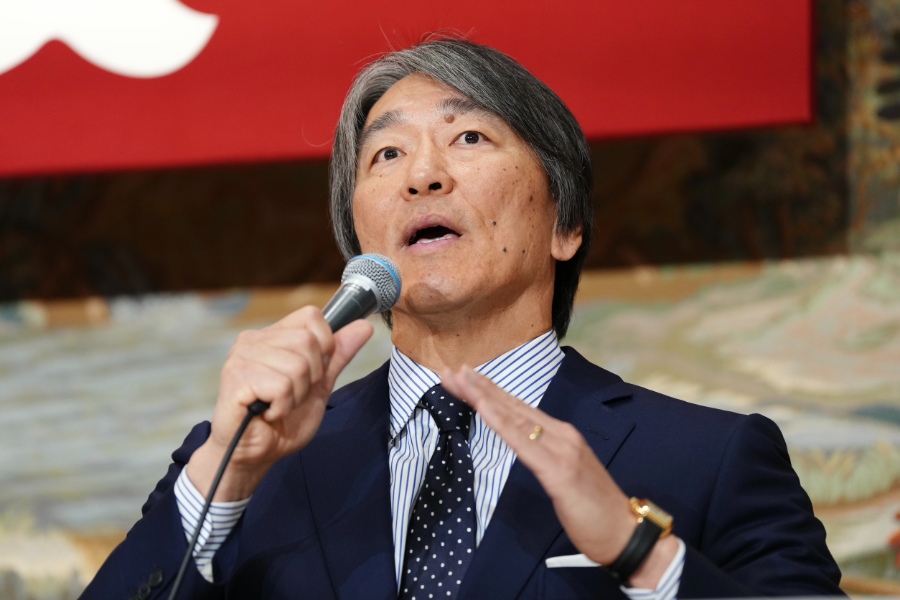 会見に臨んだ巨人・松井秀喜新監督【写真：黒澤崇】