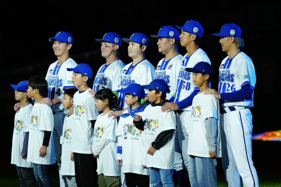 日本シリーズ第1戦に臨んだDeNAのスターティングメンバ―【写真:黒澤崇】