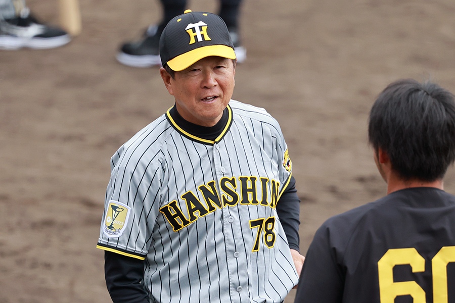 1軍ヘッドコーチへ配置転換となった阪神・平田勝男【写真:小林靖】