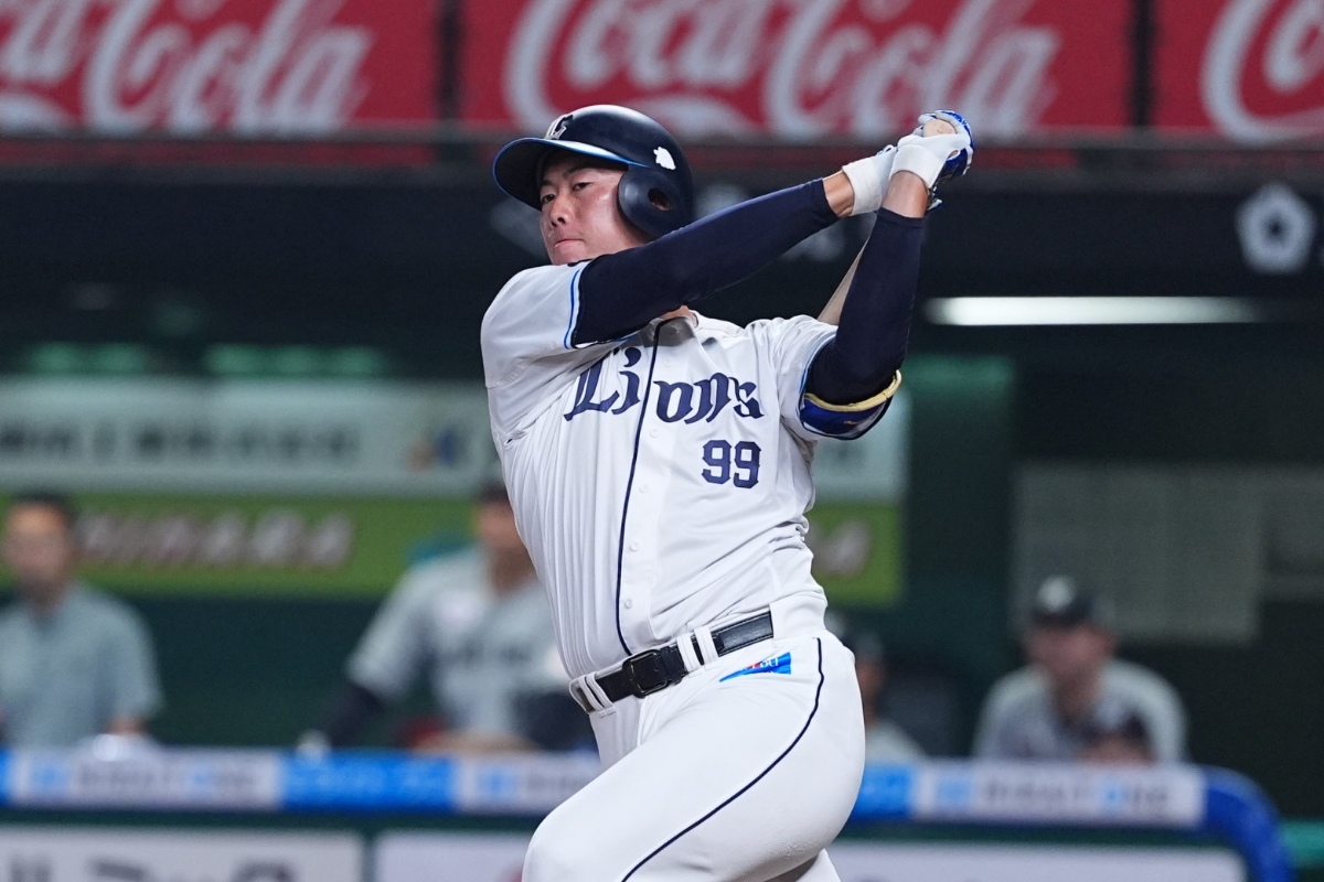 今季は無安打も、田辺コーチの指導で打撃改造に取り組む【写真：小林靖】