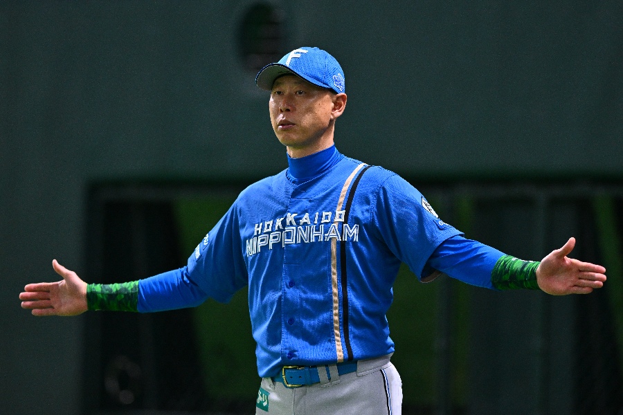 日本ハム・森本稀哲コーチが来季から2軍監督を務める【写真：古川剛伊】