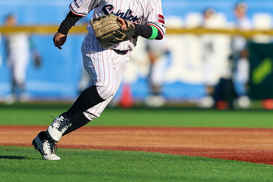 外野フライ捕球上達に必要な「待つ感覚」とは（写真はイメージ）