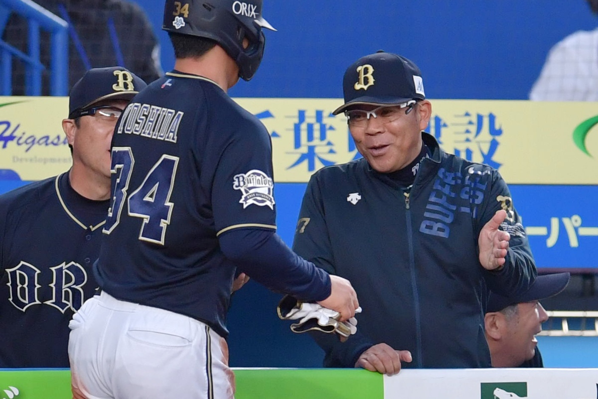 ヘッドコーチ、監督として吉田正尚の成長を見守った西村徳文氏【写真提供：産経新聞社】