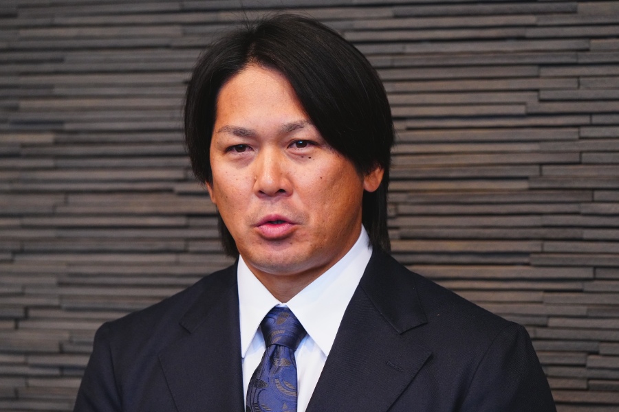 取材に応じた甲斐拓也【写真：荒川祐史】