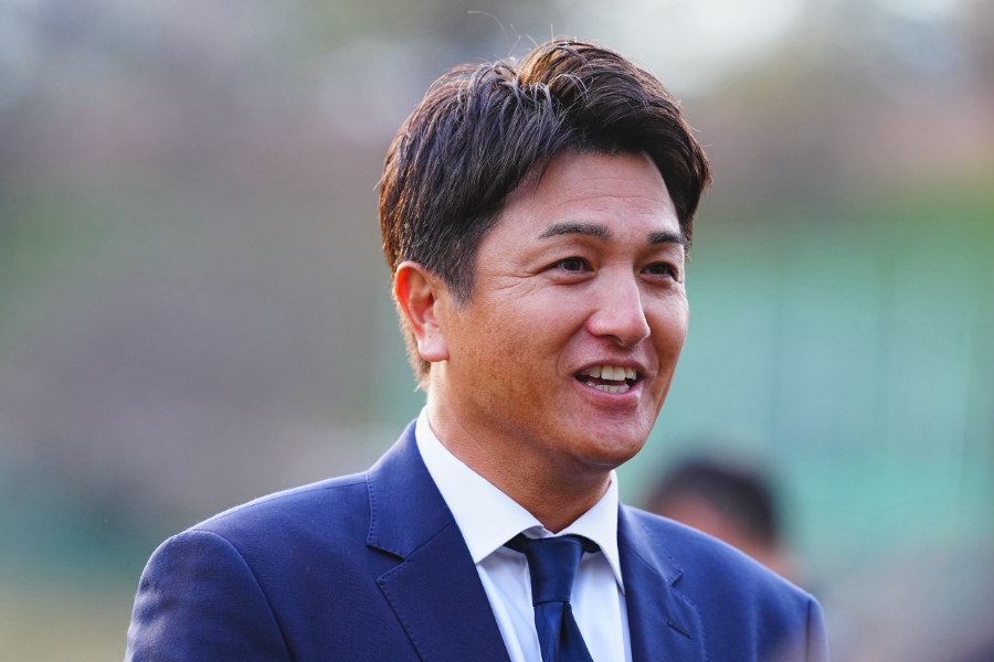 秋季キャンプに訪れた高橋由伸氏【写真：荒川祐史】