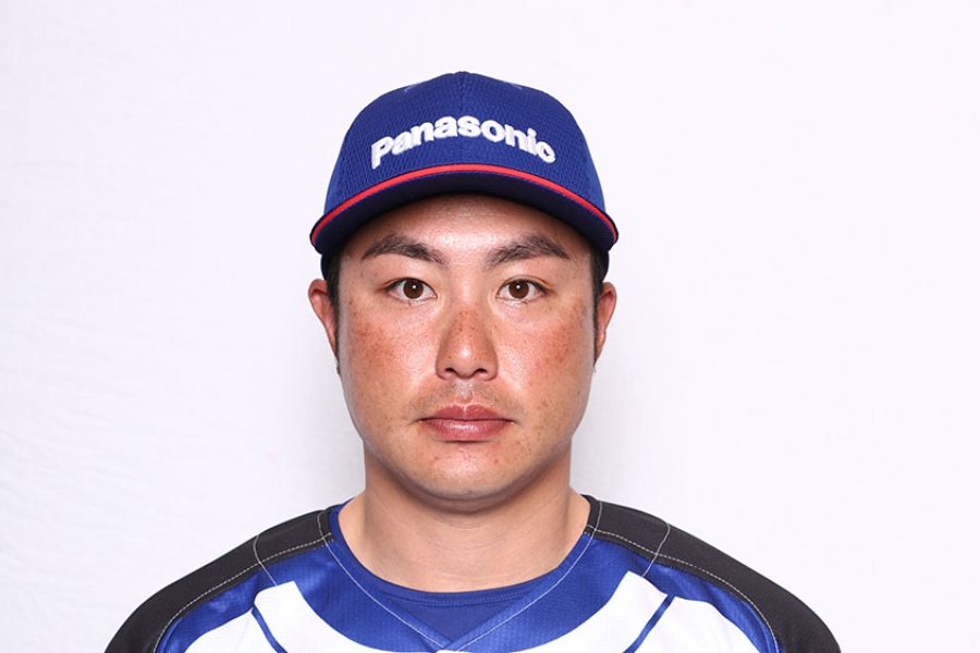 チームの指揮を執る井上貴晴監督 【写真提供：パナソニック野球部】