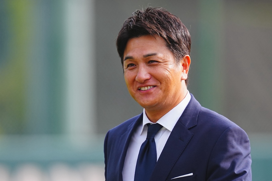 巨人・高橋由伸ヘッドコーチ【写真：荒川祐史】